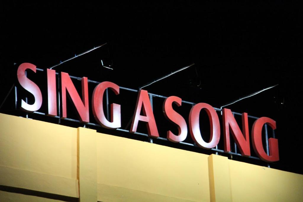 Hotel Sing A Song Pematangsiantar Exterior photo
